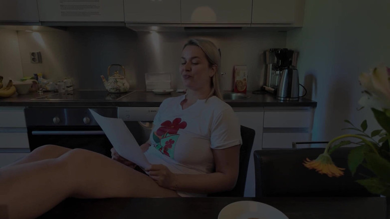 Amateur Homemade Porn: Ich habe meine stiefmutter nach den college-hausaufgaben gefickt