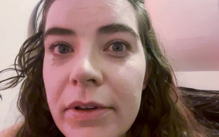 babycarriexx: Masochiste, petite amie, supplie de jouir après une punition