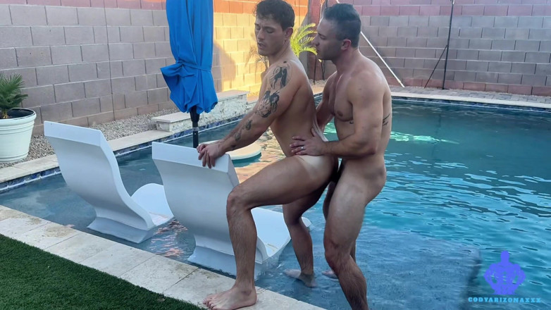Cody Arizona - Gay: Havuz çocuğu sikişiyor - ryder owens ve cody arizona