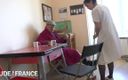 La France a Poil: Geile oude perverseling vraagt zijn Aziatische verpleegster om te neuken