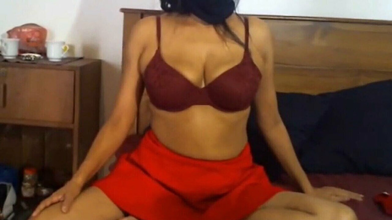 Miya White: Miya White pada kamera web bahagian 6 - menunjukkan buah dada besar...