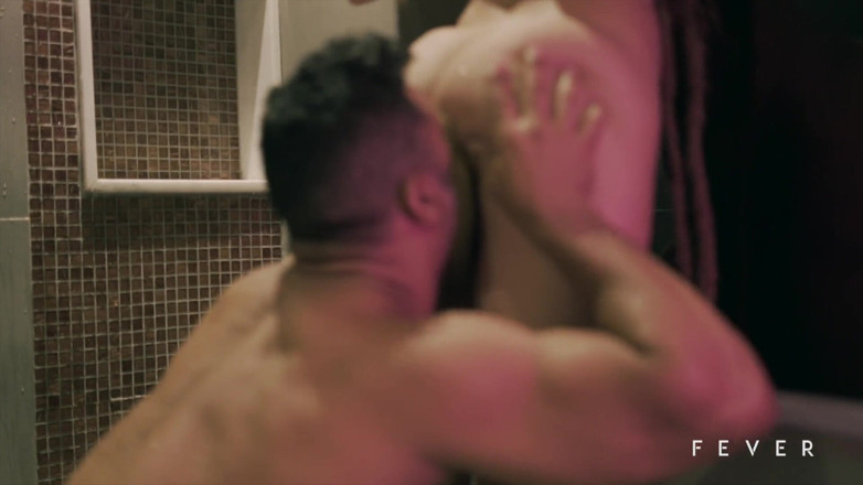 Fever Films: Apasionado sexo en pareja en la ducha