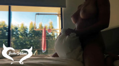 Sasha Adams: Ich bin auf dem strandbad und vögele kissen und masturbiere!