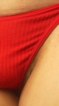 Sorellastra incinta si masturba con un vibratore e si fa figa zoccolo di cammello in mutandine e poi si esamina in lattice medico bianco