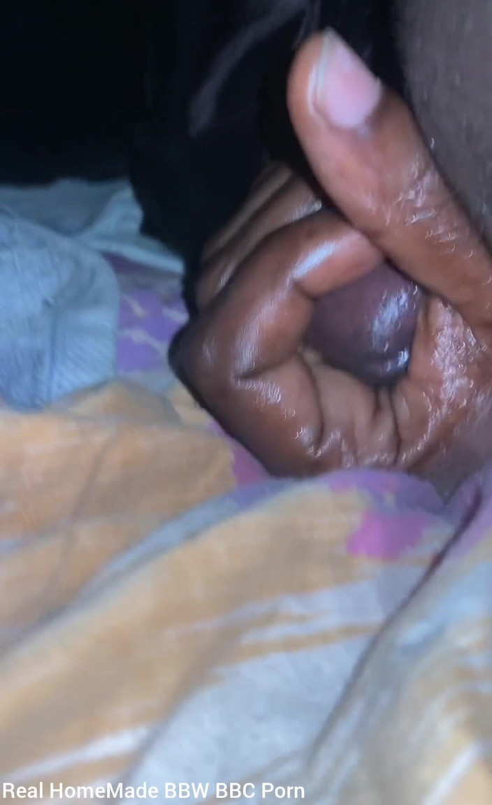 Big black cock BBCee: Masturbasi meremas bbcku