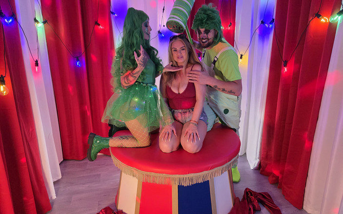 Cock Crazed Clowns: Bonnie Rose gặp những chú hề điên cuồng với con cu...
