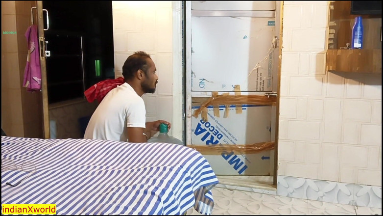 Indian Xshot: Ragazza indiana bengalese ricca scopa con il ragazzo delle consegne!...