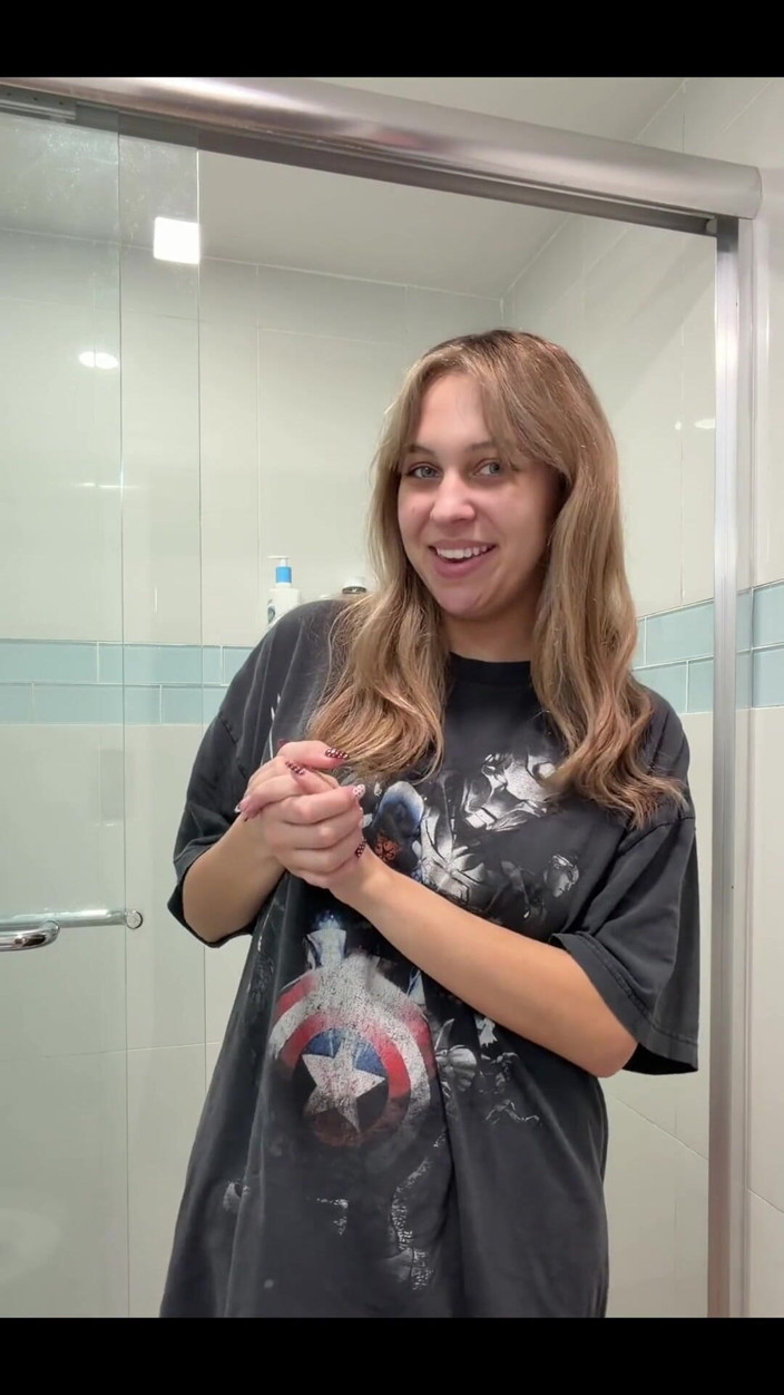 Tiffstreatsxoxo: Power Pee in the Toilet!! Had to Go Sooo Bad