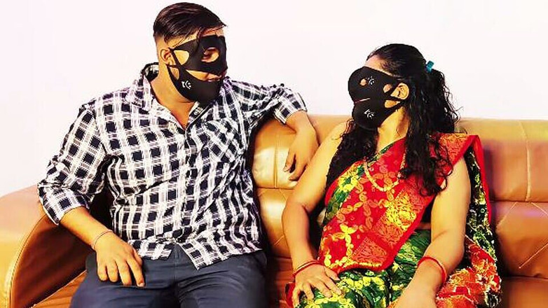 Moni001: Nově vdaná indická bhabhi byla ošukaná devarem, když byla sama.