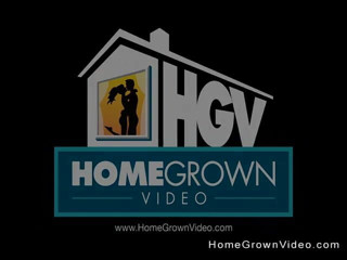 Homegrown GFs: Video de sexo a lo perrito de Alexis
