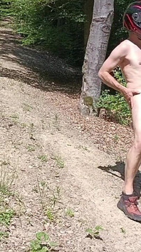 In Sicht der Straße Grober Fap mit abspritzen auf den bauch