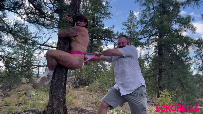Ecko Belle: Mięśni mamusia dzika Wedgie