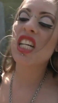 Humilhante fetiche por pés e fetiche por comida