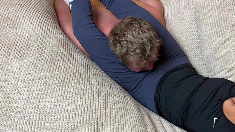 Mean Asian Wife: Cruel Headscissors in Blue Leggings on the Couch