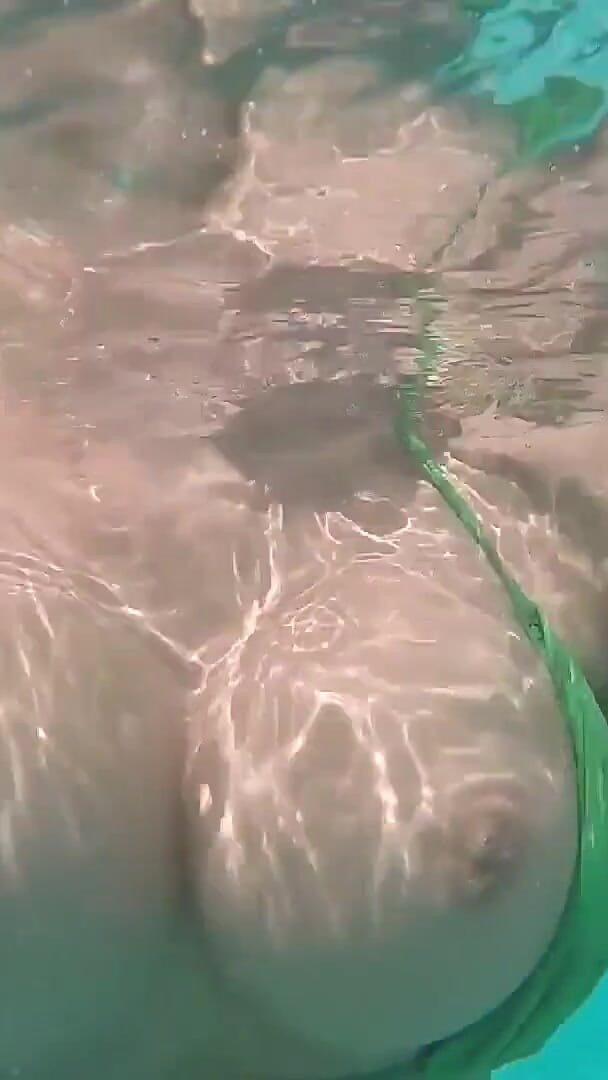 Watch4beauty: Green Bikini