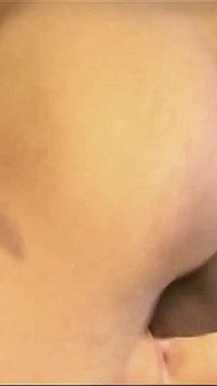 สาวMILFหีเงี่ยนเซ็กซี่ให้เพื่อนบ้านผิวดำเย็ดด้วยหอกควยหนา