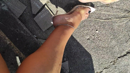 Joana Love: Masturbating at sun
