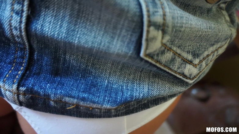 Public Pickups: Public Pickups - Mofos - Candy love bringt diese flirtende Begegnung in...