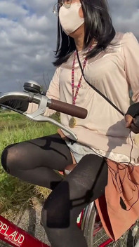 N° 328, masturbation à vélo