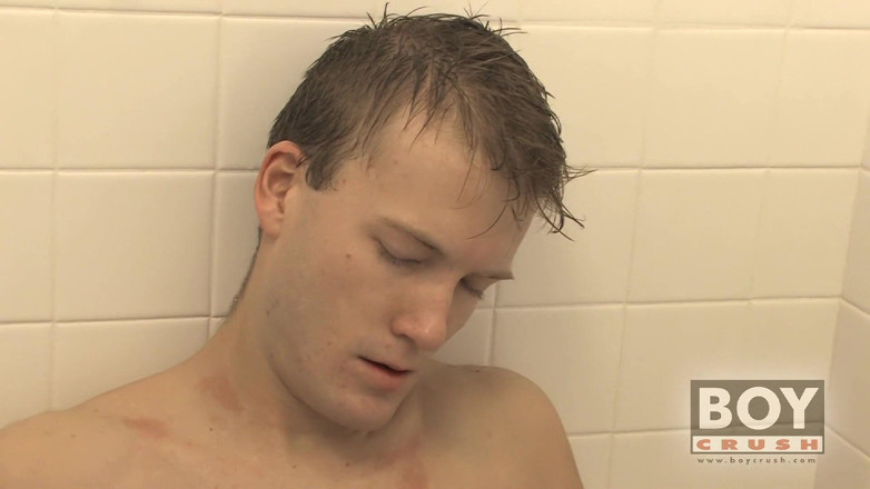Boy Crush: Alec Showers off