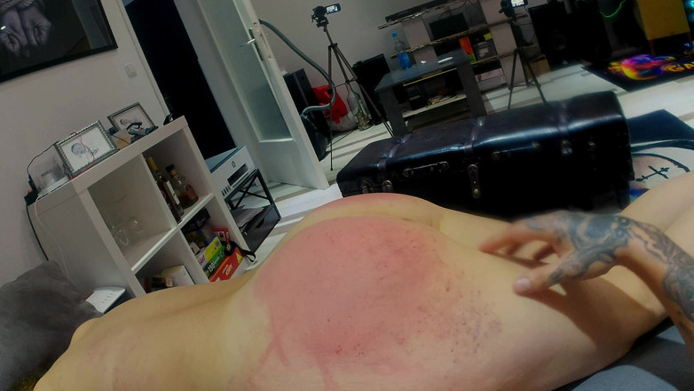 FuckSlave: Primero Follada Por El Culo Y Luego Azotada Por El...