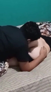 Morbosing pelacur adik tiri saya, dia minta saya memberikannya urut