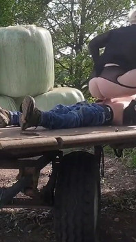 Sexe en plein air excité