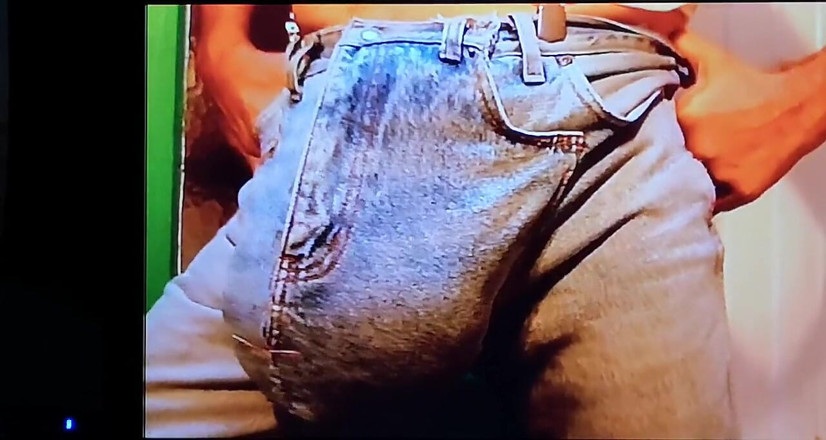 Monster_Meat_: Jeans bulging rêves