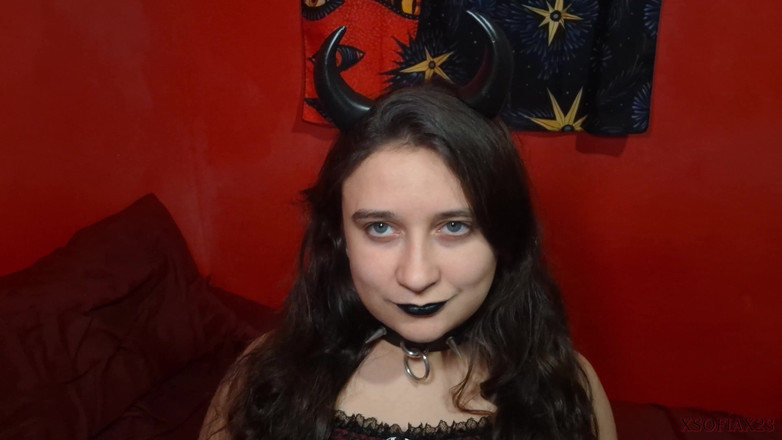 Sofia Nightshade: Black Lipstick मेकअप