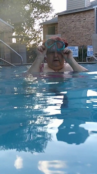 Som Under Water Fun with You Sexy Big Beauty Nurse Vicki