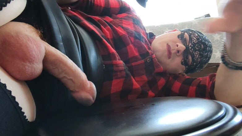 Valentine Tiger: Jerking off, Sucking and Savoring Cum