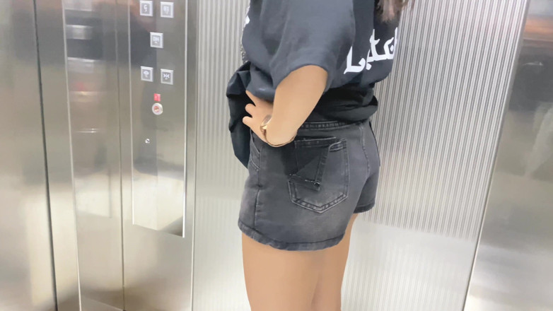 Pinay Shena Mae: Extraño