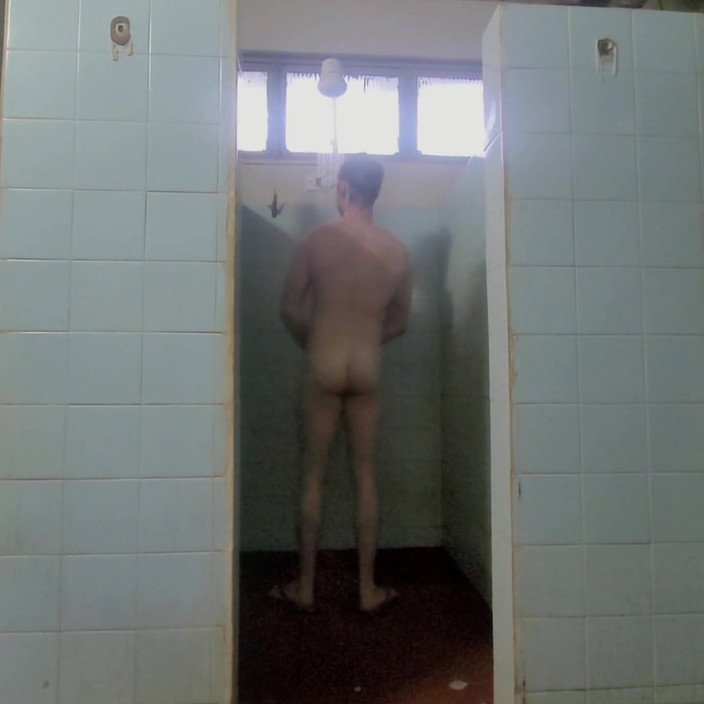 Hakam: Я гаряча весела обливаю свою плоть у заміському клубі