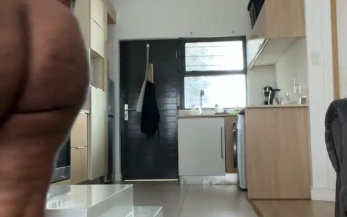 Big black clapping booties: Дрочу на мою лысую безумную задницу, эпизод 1020