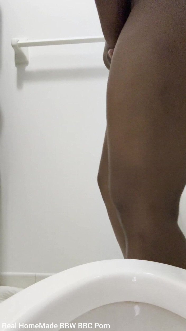 Super sexy ebony cuties: Pissing Threw My Knickers in the Toilet POV