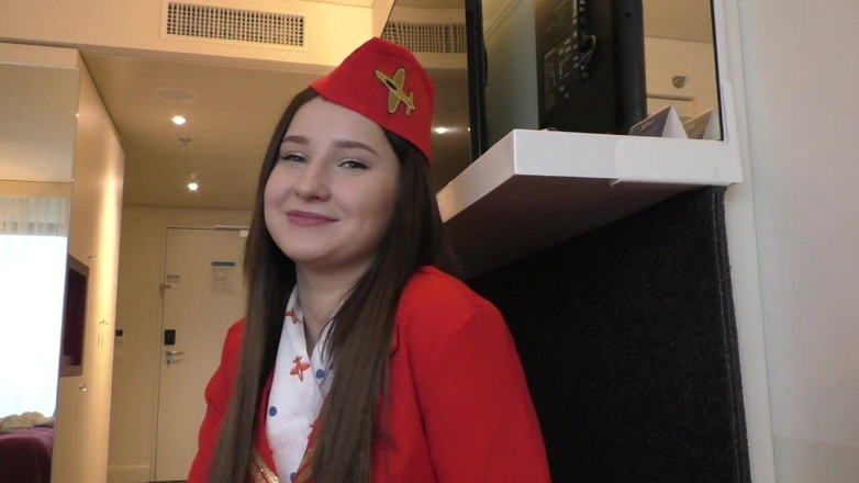 FakeflightAgent: Rus genç hostes Cherry dölleniyor