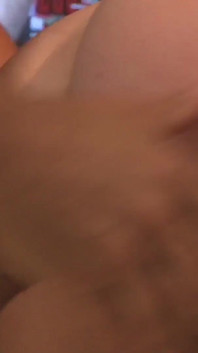 Lexi Belle, uma mulher experiente recebe sua buceta fodida