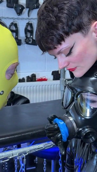 Prenses lateks lastik bebekle mistressae seansları: sybian deneyi