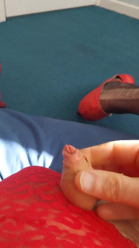 Cindy's clit plaagt