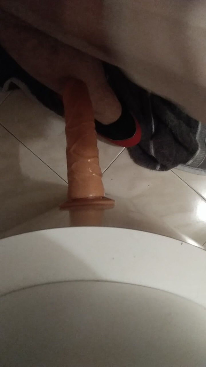 Yusti: Shemale baisée par une grosse bite