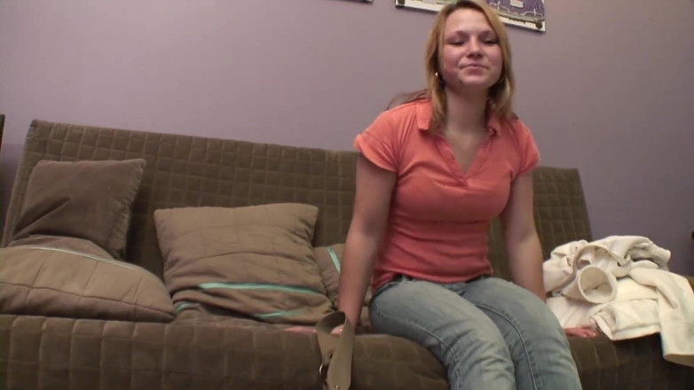 German amateur - 100% German hardcore videos: Sexy babe is getting banged by a lucky guy