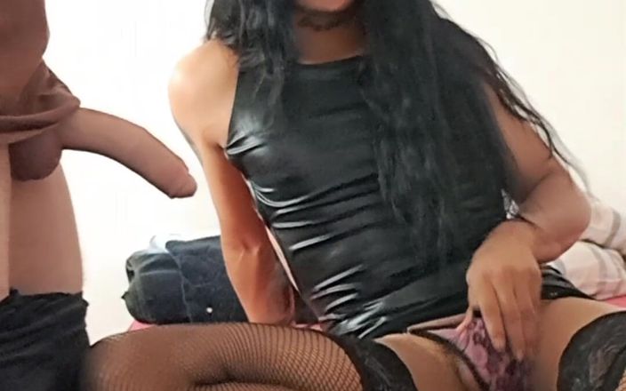 Valera Toro: Beautiful Colombian Trans Girl Lets a Lot of Cream Explode...