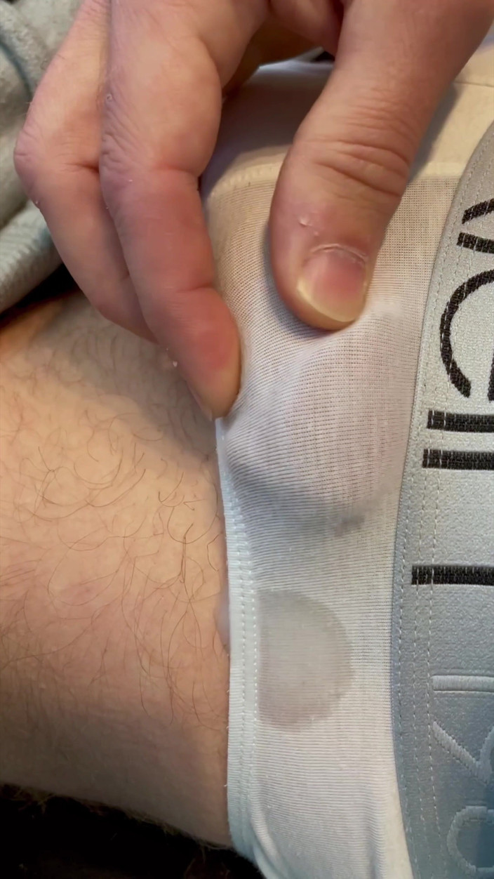 NakedFoxx: Frenulum orgasmus und sperma, indem ich meinen schwanz durch meinen...