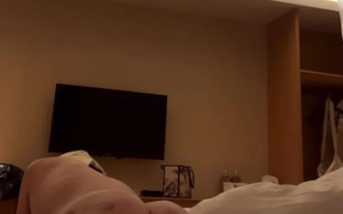 Lulu Wild: When I Cant Find a Hookup on a Business Trip,...