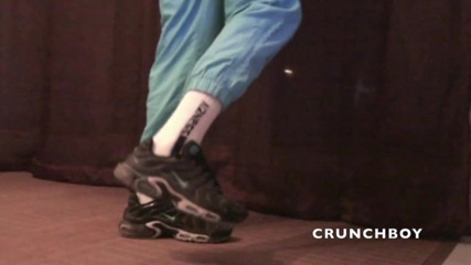Sneaker gay: Amator solo with sneakers humliation to the jerk off