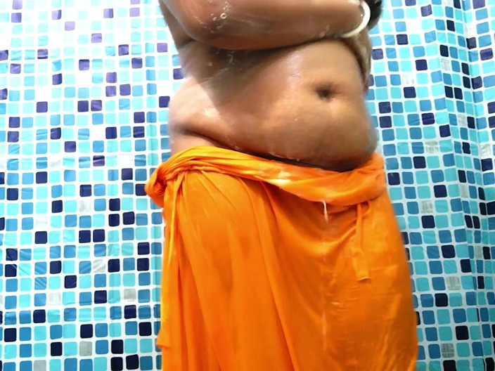 monabhabi: Індійська дезі бхабхі з великими цицьками, сексуальна мона, повне оголене купання вперше