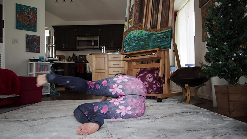 Behind the Scenes Yoga 91 (Aurora Willows large labia) Behind the Scenes Yoga 91 (Aurora Willows large labia)