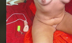 MilfyCalla: 独自玩小便时看自己在屏幕上