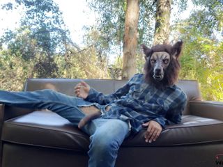Arthur Eden aka Webcam God: Il y a un loup-garou sur mon canapé (4k)