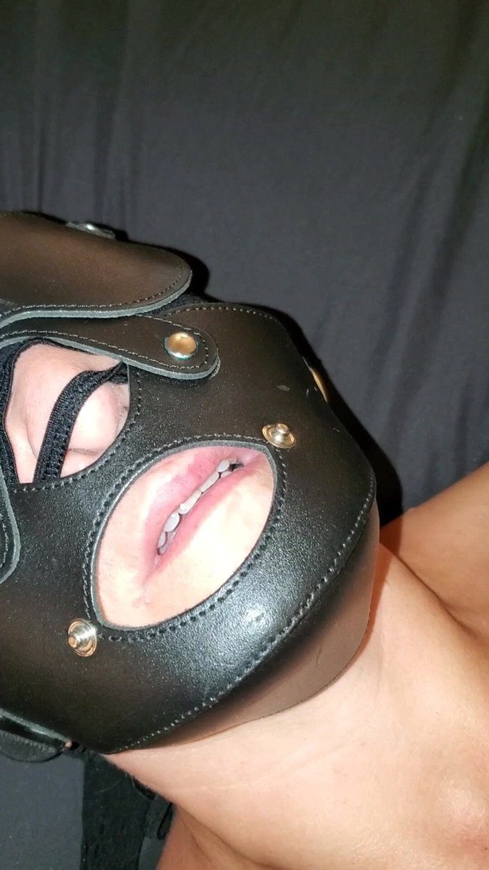 RefillMeAsYouWant: Anal en arnés de cuero